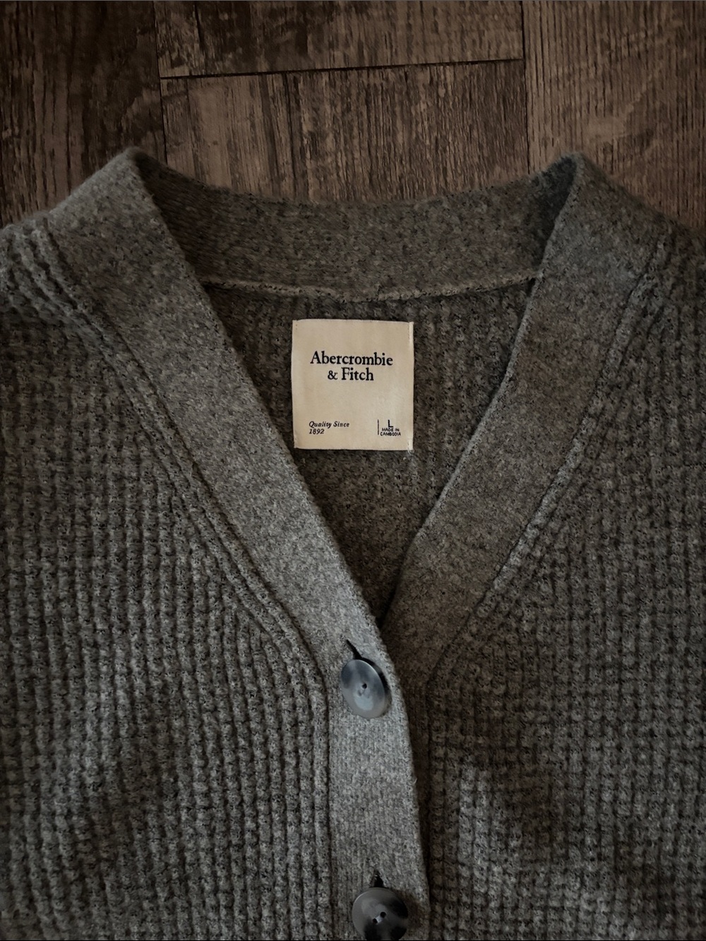 Abercrombie & Fitch Waffle Knit Button-Down Cardigan - Grey - Size Large - Picture 2 of 3